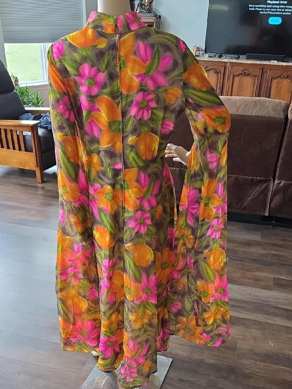One Of A Kind 1960s Vintage Floral Maxi Dress in Pink & Orange - Picture 11 of 11